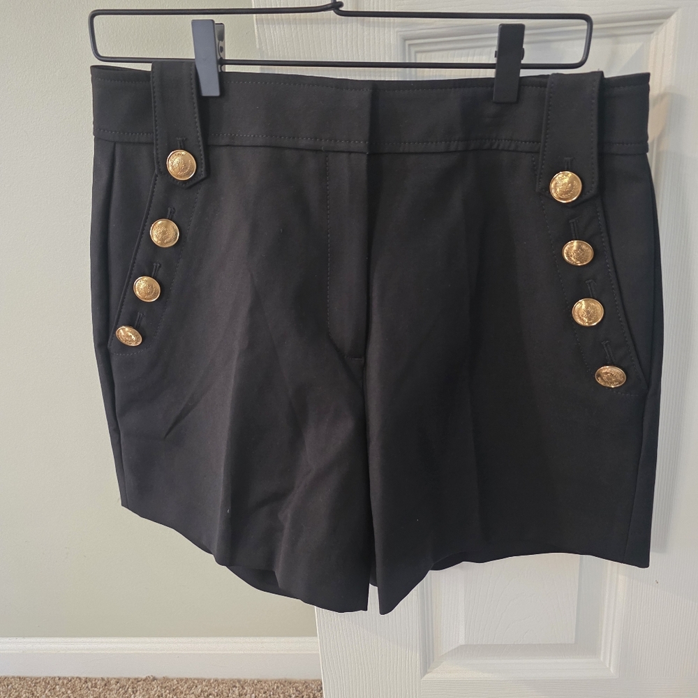 Black Women's High-Waist Button-Accent Shorts 5 Inches